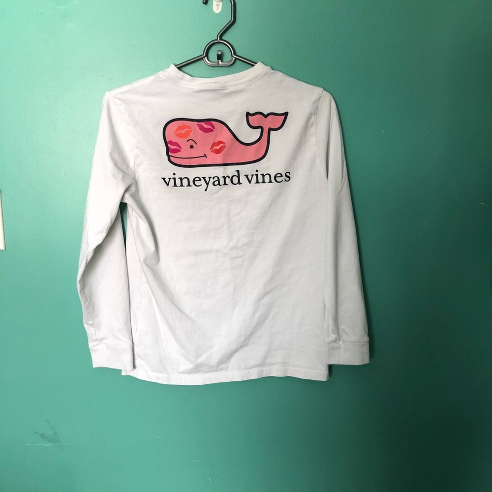 Long sleeve vineyard vines valentines themed shirt